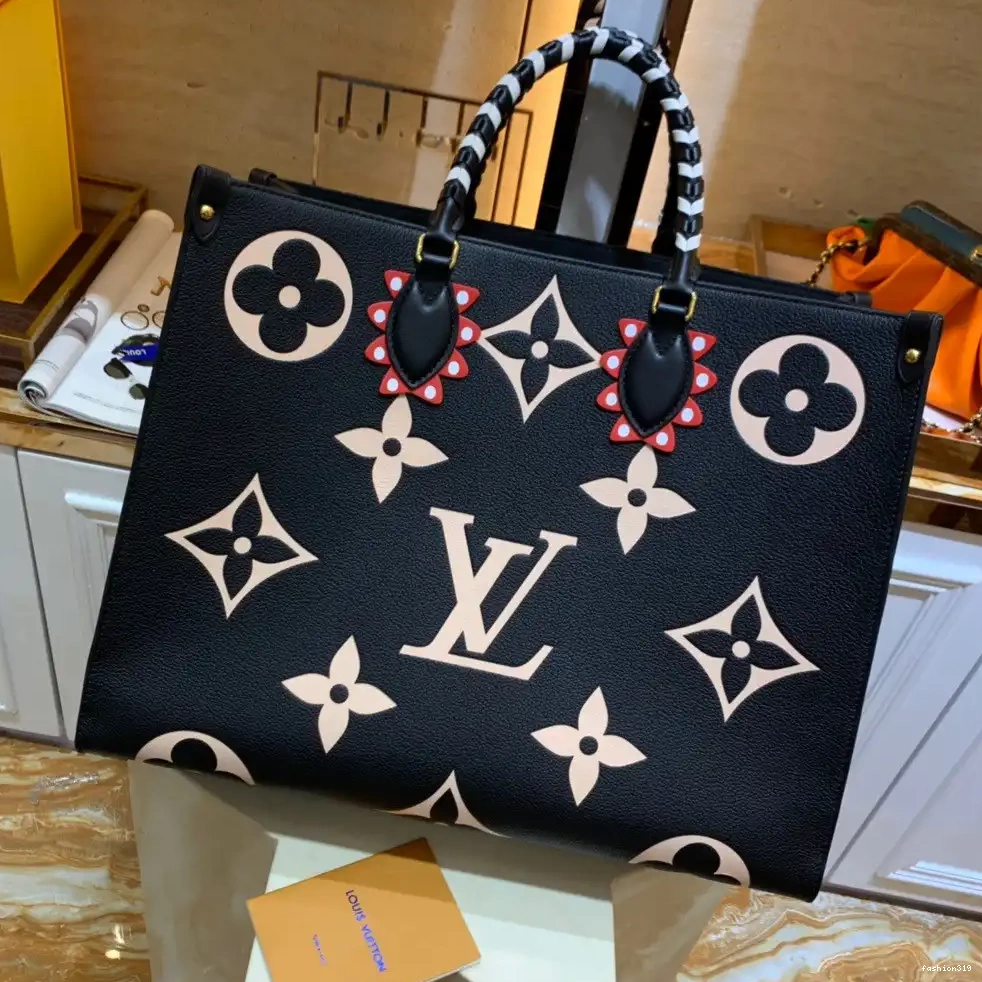 ONTHEGO GM LOUIS CRAFTY VUITTON 0326